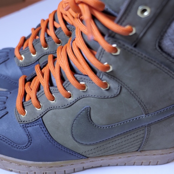 Size 7 - Nike Dunk Sky SneakerBoot 2.0 Dark Loden Raspberry - Picture 12 of 14